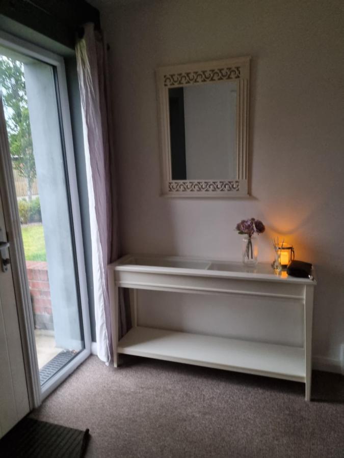 Modern 3 Bedroom Semi Detached Home リマバディ エクステリア 写真